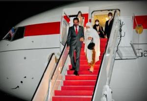 Hadiri KTT ASEAN-AS, Jokowi dan Rombongan Tiba di Amerika Disambut Dubes RI