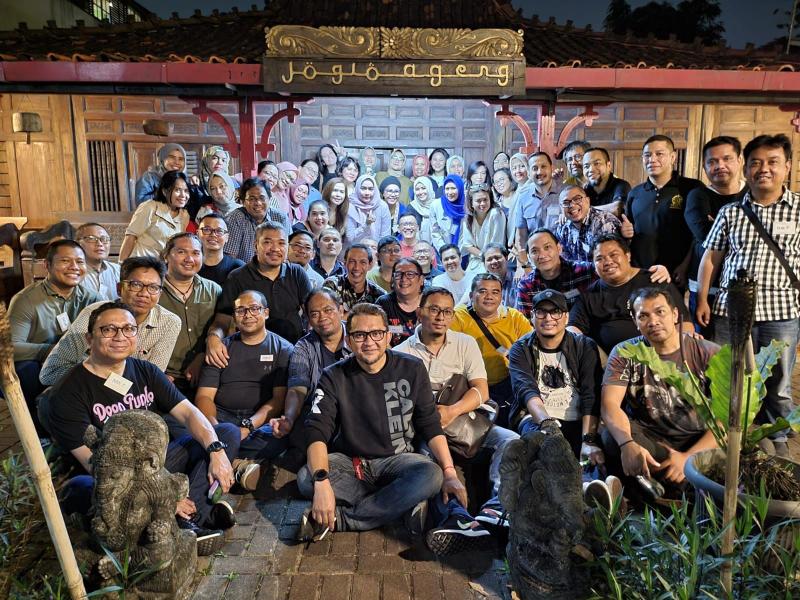 Alumni SMAN 3 Angkatan 94 Sukses Gelar Halal Bihalal di Waroeng Solo
