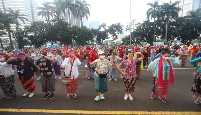 Ribuan Perempuan Bergerak Bersama untuk Pendaftaran Kebaya Ke Unesco