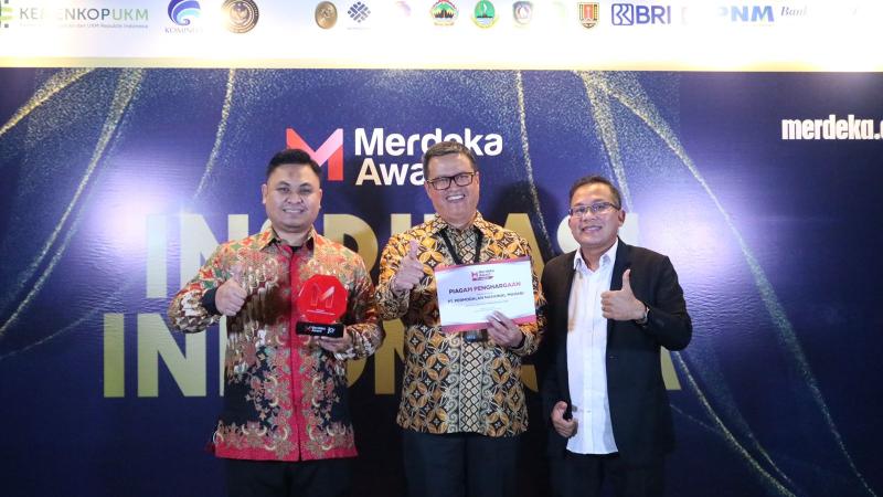 Hebat! PKU PNM Raih Penghargaan Pemberdayaan UMKM pada Merdeka Award 2022