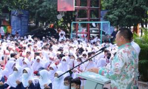 Kunjungi Mantan Guru dan Siswa Baru, Ketua MPR Beri Motivasi Kepada Siswa SMPN 49 Jakarta