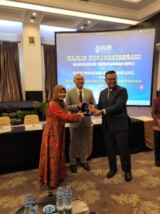 Letter of Collaboration (LoC) antara Universitas Utara Malaysia (UUM) dengan Politeknik STIA LAN Jakarta