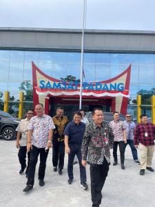 Kunjungi Samsat Kota Padang, Dirjen Keuangan Daerah Kemendagri Berikan Apresiasi Inovasi dan Capaian Kinerja