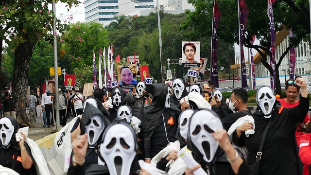 Ratusan Ribu Korban Member Net89 Pasang Spanduk Minta Atensi Presiden Jokowi