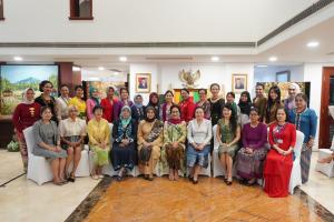 Lestarikan Kebaya di Forum ASEAN Ladies Circle (ALC) Beijing
