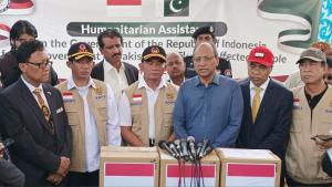 Bantuan Indonesia Tiba di Pakistan, Menteri PMK Sampaikan Simpati Presiden Jokowi