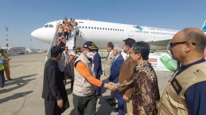 Penerbangan Indonesia Ketiga dengan Tim Medis dan Bantuan Kemanusiaan Mendarat di Karachi