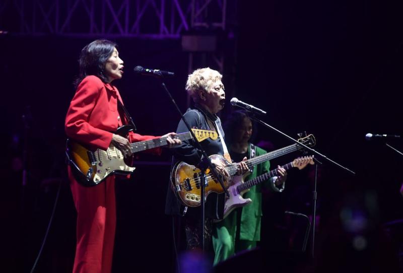 Nenek-nenek Gokil Bikin Panas Panggung Synchronize Fest 2020 Kemayoran