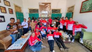 Kunjungan Komunitas Legend Riders Jakarta di Istana Raja  Larantuka Flores Timur
