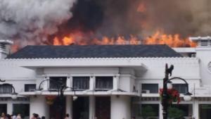 BREAKINGNEWS! Gedung di Balaikota Bandung Terbakar