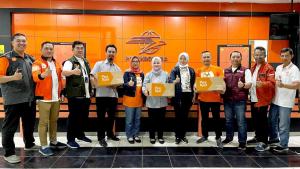 Pos Indonesia Grup Serahkan Bantuan Gempa dan Beri Diskon 50 Persen Kiriman Bantuan Tujuan Cianjur