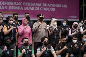 Siap Bergerak Bersama Bhayangkari, Polda Metro Jaya Kembali Kirim Relawan dan Bantuan Kemanusian ke Cianjur