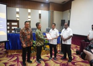 Kemendagri Serahkan Hasil Asistensi Dokumen RKPD 2023 Tiga DOB Papua