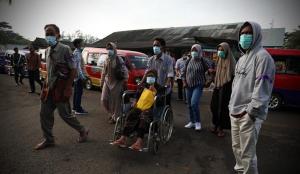 Naik Angkot, Warga Terdampak Gempabumi M 5.6 Cianjur Antusias Terima Bantuan Presiden