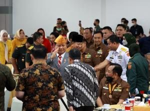 HUT LVRI ke-66, Prabowo Dianugerahi Bintang Legiun Veteran RI