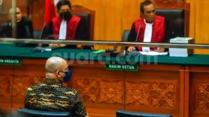 Terdakwa Inspektur Jenderal Teddy Minahasa Mulai Disidang