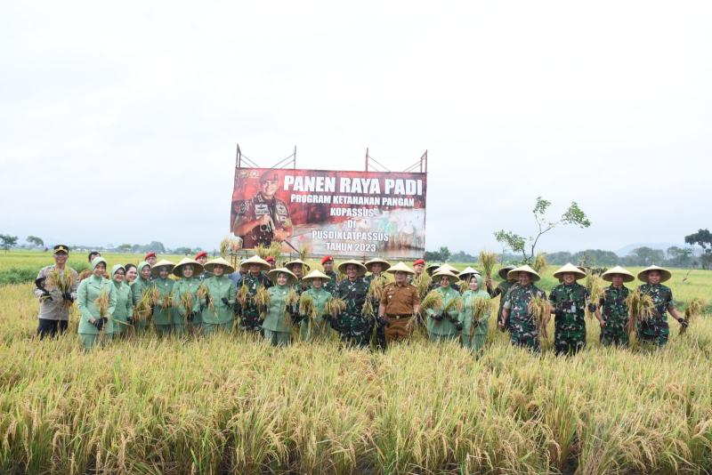 Panen Raya Ketahanan Pangan Pusdiklatpassus Kopassus