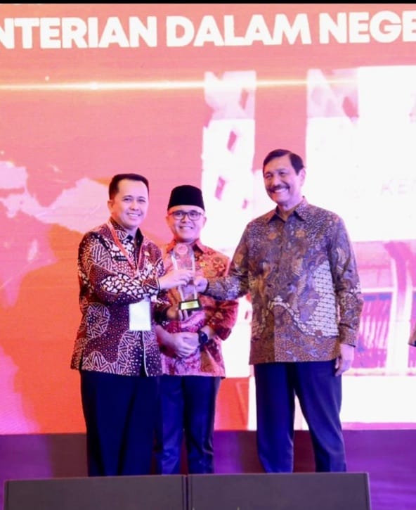 Perkuat Kebijakan SPBE, Kemendagri Terima Penghargaan Digital Government Award 2023