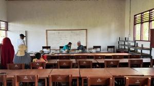 Peduli Pendidikan, PTPN VI Berikan 35 Set Meja Kursi untuk Madrasah Aliyah Fastabhakul Khairat