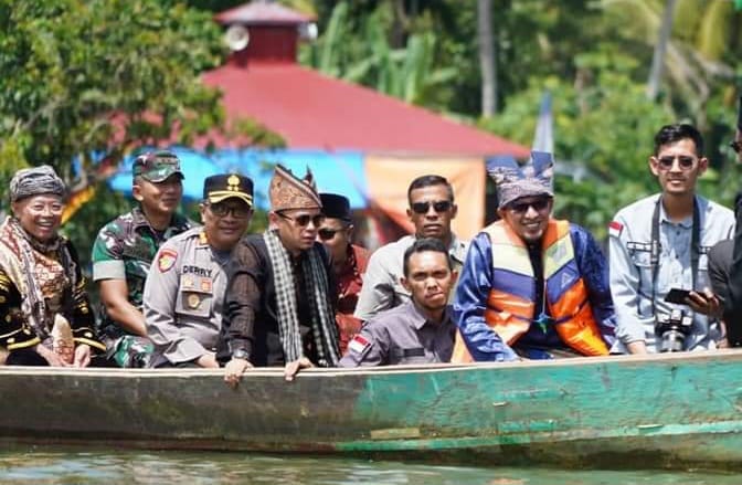 Bupati Tanah Datar Buka Lomba Selaju Sampan