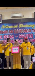 Alumni SD 123 Bungo Tanjung Angkatan 1979 SD 3 Bungo Tanjuang terima Hadiyah Umrah