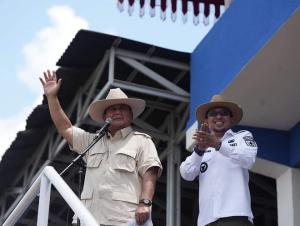 Menhan Prabowo Resmi Buka Pacu Kuda Lapangan Dang Tuanku Bukit Gombak