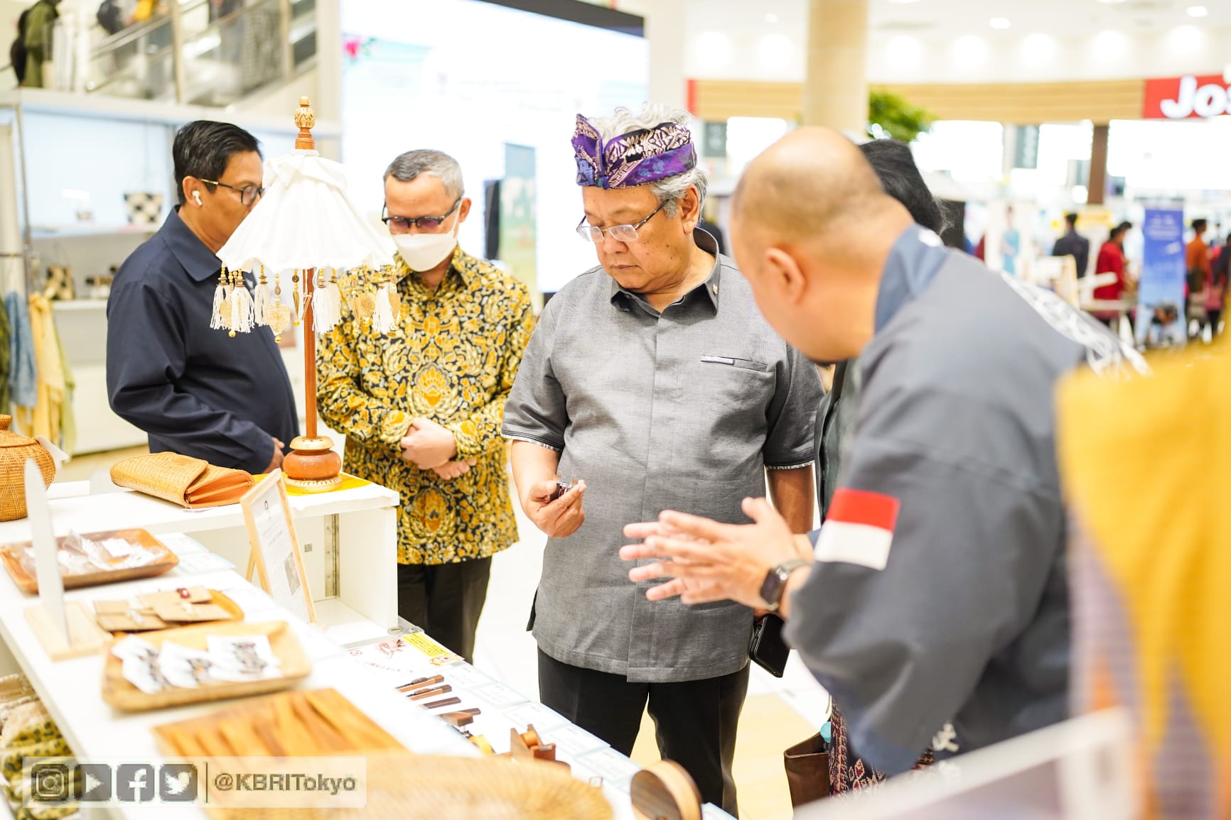 Dubes Heri Pimpin Promosi Indonesia Fair 2023 di Saitama Jepang Fesyen Bandung & Pisang Lampung Laris Manis