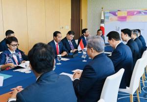 Menko Airlangga Hadiri Pertemuan Bilateral dengan Uni Eropa, Republik Korea, dan CEOs Meeting di Sela KTT G7 Hiroshima