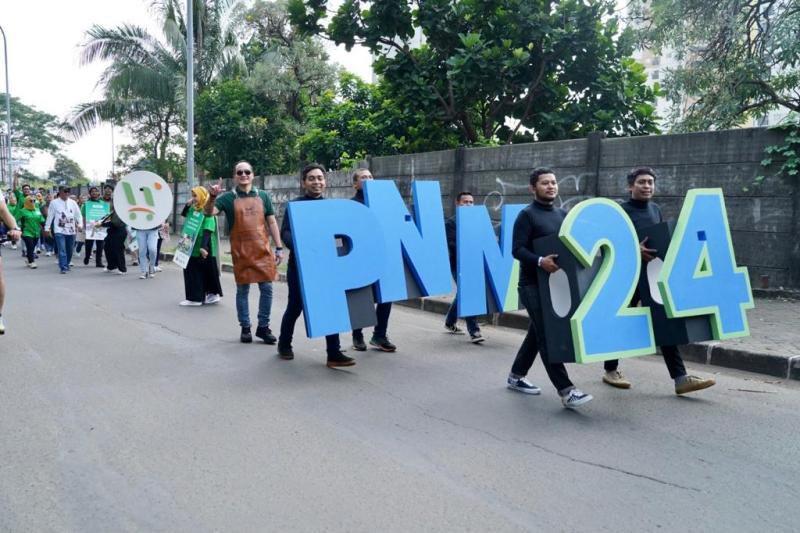 Berlansung Meriah, Insan PNM Kompak Jalan Sehat Menyambut PNM ke 24