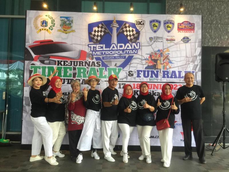 Tarian Lenggang Jakarta Angkatan 76 SMA 3 Jakarta Ramaikan Teladan Metropolitan Rally