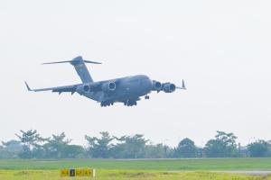 Latihan Bersama Interoperability Bomber Landing 2023, Pesawat USAF C-17 Globe Master III Mendarat di Medan