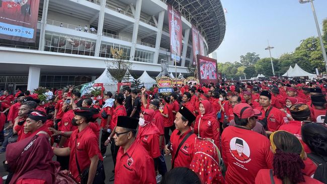 Hari Bung Karno, Cara Marhenis Hangatkan Mesin Politik