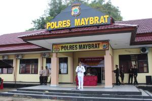 Pj Bupati Maybrat Hadiri Upacara Peringatan Hari Bhayangkara ke 77 di Polres Maybrat