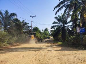 Jalan di Dua Desa Diperbaiki PTPN VI