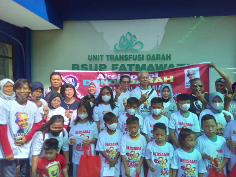 Satuan Relawan Ganjar1st Jakarta Selatan berkolaborasi dengan Relawan Teladan Pro Ganjar (TPG) melakukan giat donor darah