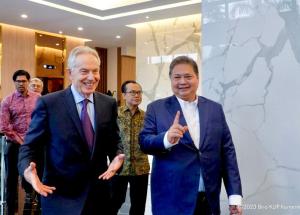 Bertemu Dengan Menko Airlangga, Sir Tony Blair Sebut Pembangunan Indonesia Remarkable dan Extraordinary