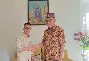 Calon DPD RI Maksimus Ramses Lalongkoe Kunjungi Ketua IKMR Kupang