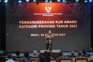 Penganugerahan KUR Award Kategori Provinsi: Apresiasi Atas Peran Kunci Pemerintah Provinsi dalam Menyukseskan Program KUR
