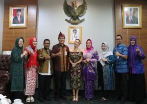 Dukung Eksistensi Warisan Budaya, Kemendagri Bakal Gelar Festival Tenun Songket Nusantara & UMKM Expo 2023