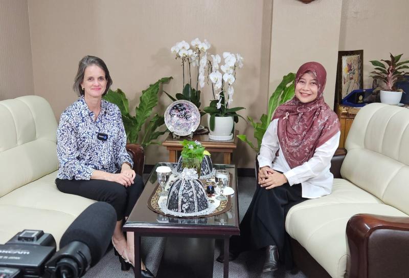 Visiting Lecturer Prof Paula Chies Schommer ke Politeknik STIA LAN Jakarta