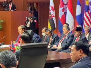 Presiden Joko Widodo: ASEAN Harus Bekerja Lebih Keras, Kompak, Berani, dan Gesit Untuk Menjadi Pusat Pertumbuhan