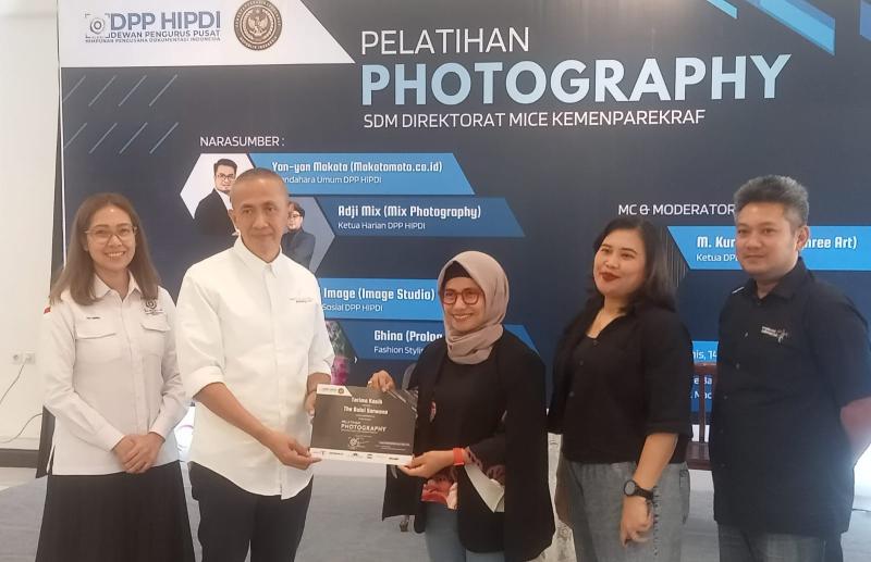 HPDI Gelar Pelatihan Fotografi, Balai Sarwono dapat Penghargaan