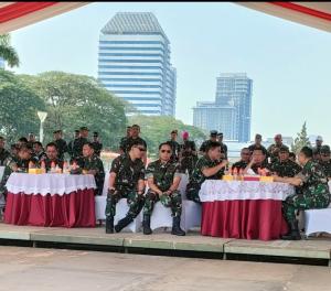 Geladi Bersih Upacara Parade dan Defile HUT Ke-78 TNI Tahun 2023