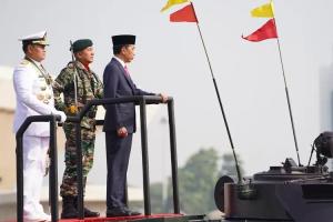 Di HUT TNI, Jokowi: Berikan Pemahaman kepada Warga, Beda Pilihan Itu Wajar