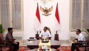 Ditemani Pratikno, Presiden Jokowi Bertemu SYL di Istana Merdeka Minggu Malam
