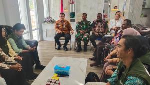 Pertemuan PJ Bupati Maybrat Bersama Tim Indonesia Mengajar yang Baru