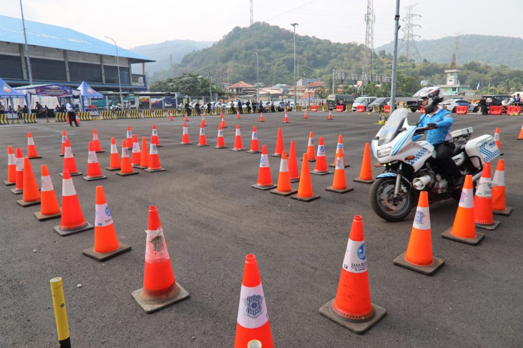 Ratusan AO PNM Mekaar di Palembang Jalani Pelatihan "Safety Riding"