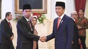 Jokowi Lantik Nawawi Pomolango Sebagai Ketua KPK Sementara