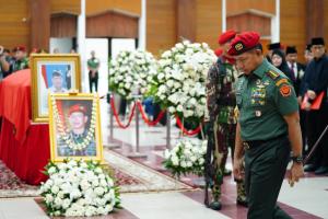 Panglima TNI Pimpin Upacara Pemakaman Letnan Jenderal TNI (Purn.) Doni Monardo