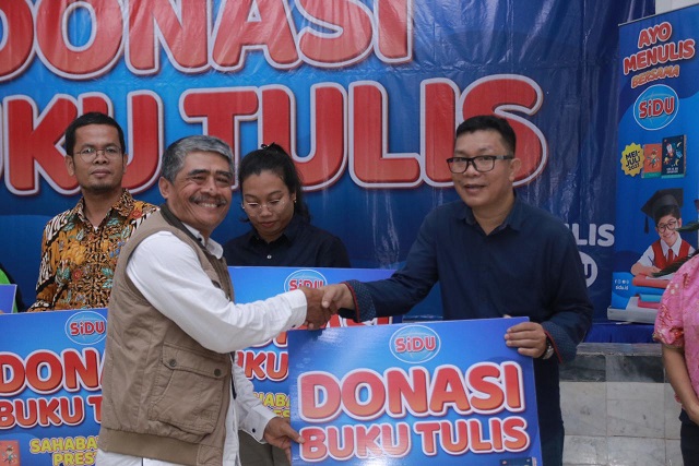 SiDU Gelar Donasi Buku Tulis untuk Tingkatkan Kebiasaan Menulis Anak-anak